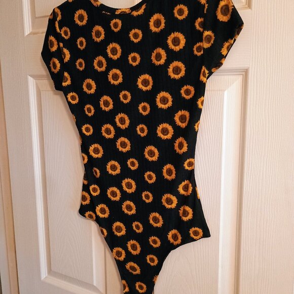 Rue 21 Black Sunflower Body Suit, Snap Front, New - Picture 2 of 4